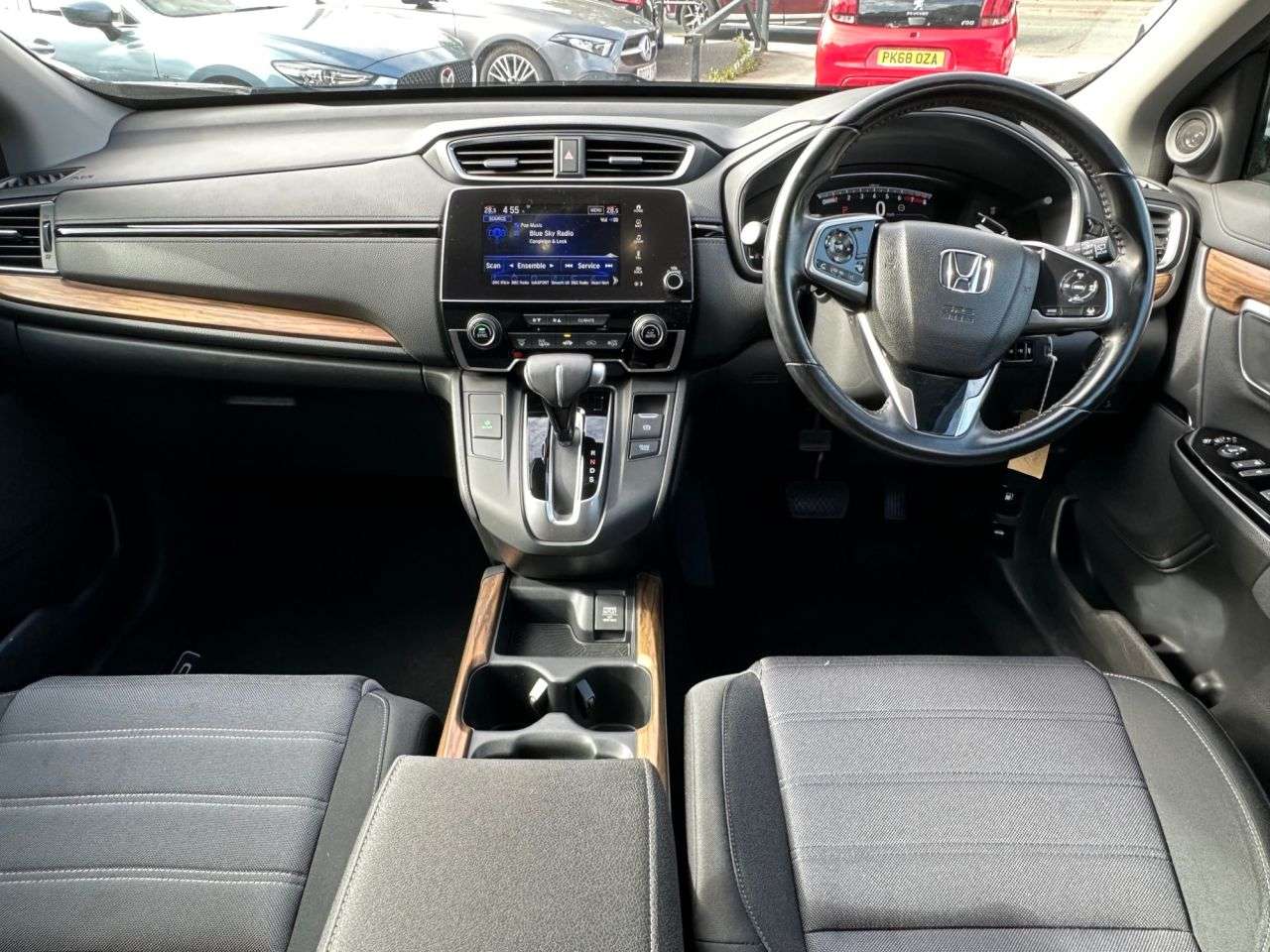 A 2021 HONDA CR-V 1.5 VTEC Turbo SE SUV 5dr Petrol CVT 4WD Euro 6 (193 ps) A 2021 HONDA CR-V 1.5 VTEC Turbo SE SUV 5dr Petrol CVT 4WD Euro 6 (193 ps)