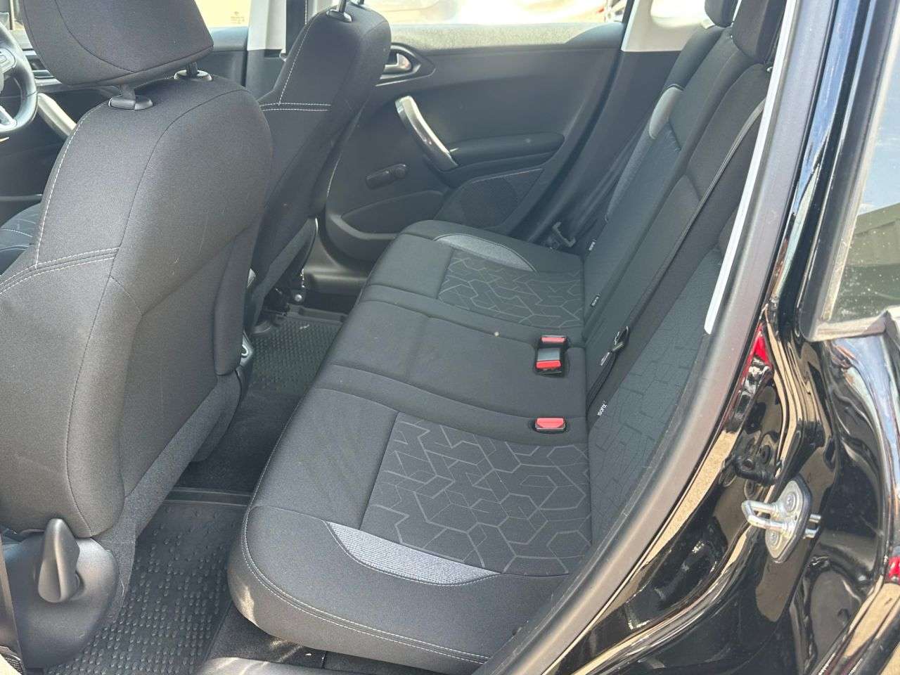2016 PEUGEOT 2008 2016 PEUGEOT 2008