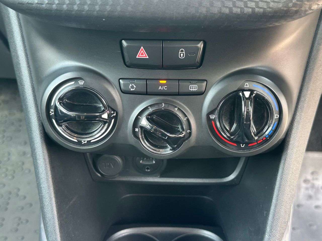 2016 PEUGEOT 2008 2016 PEUGEOT 2008