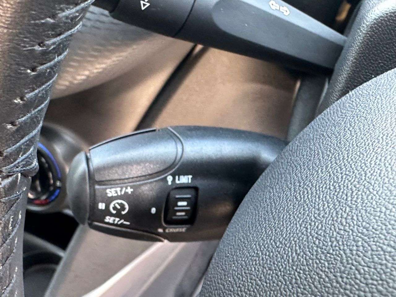 2016 PEUGEOT 2008 2016 PEUGEOT 2008