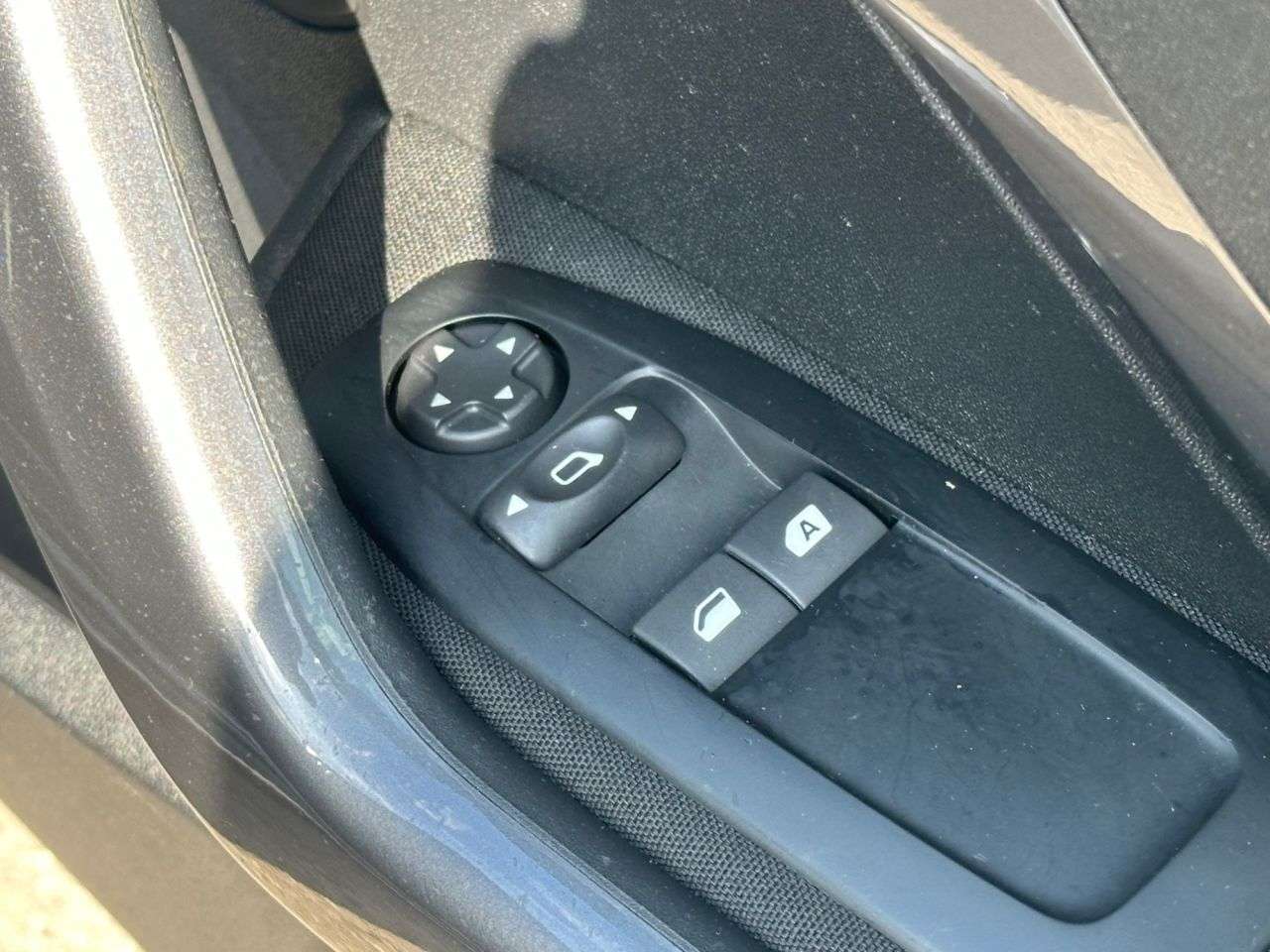 2016 PEUGEOT 2008 2016 PEUGEOT 2008