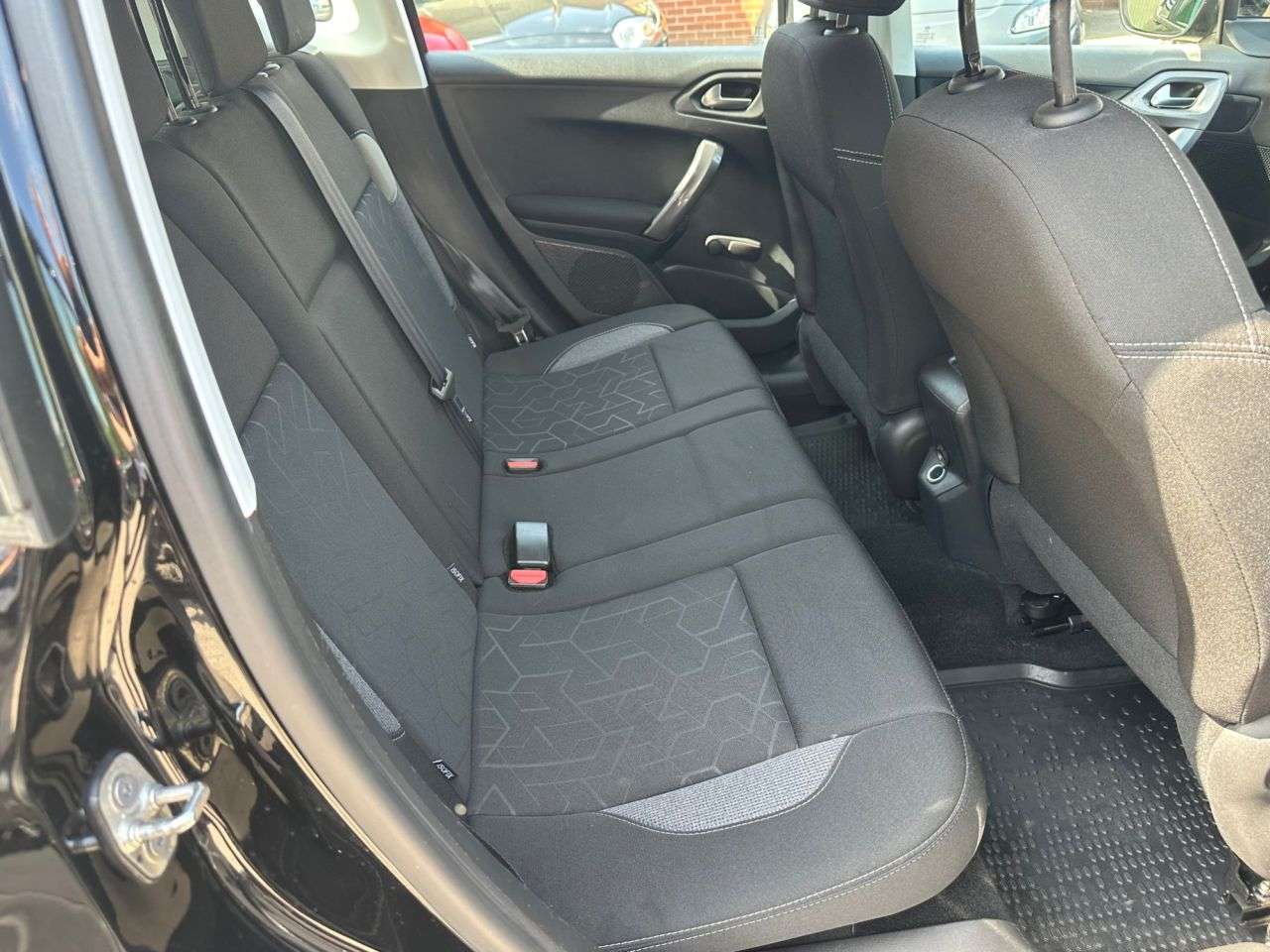 2016 PEUGEOT 2008 2016 PEUGEOT 2008