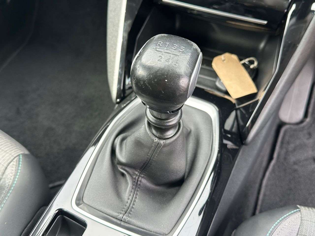 2021 PEUGEOT 2008 2021 PEUGEOT 2008