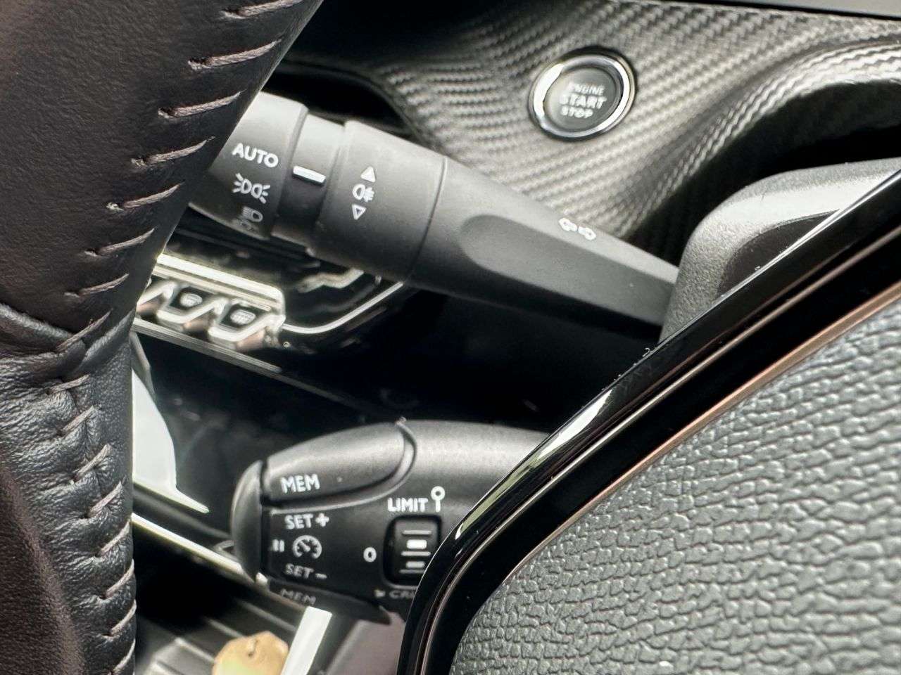 2021 PEUGEOT 2008 2021 PEUGEOT 2008