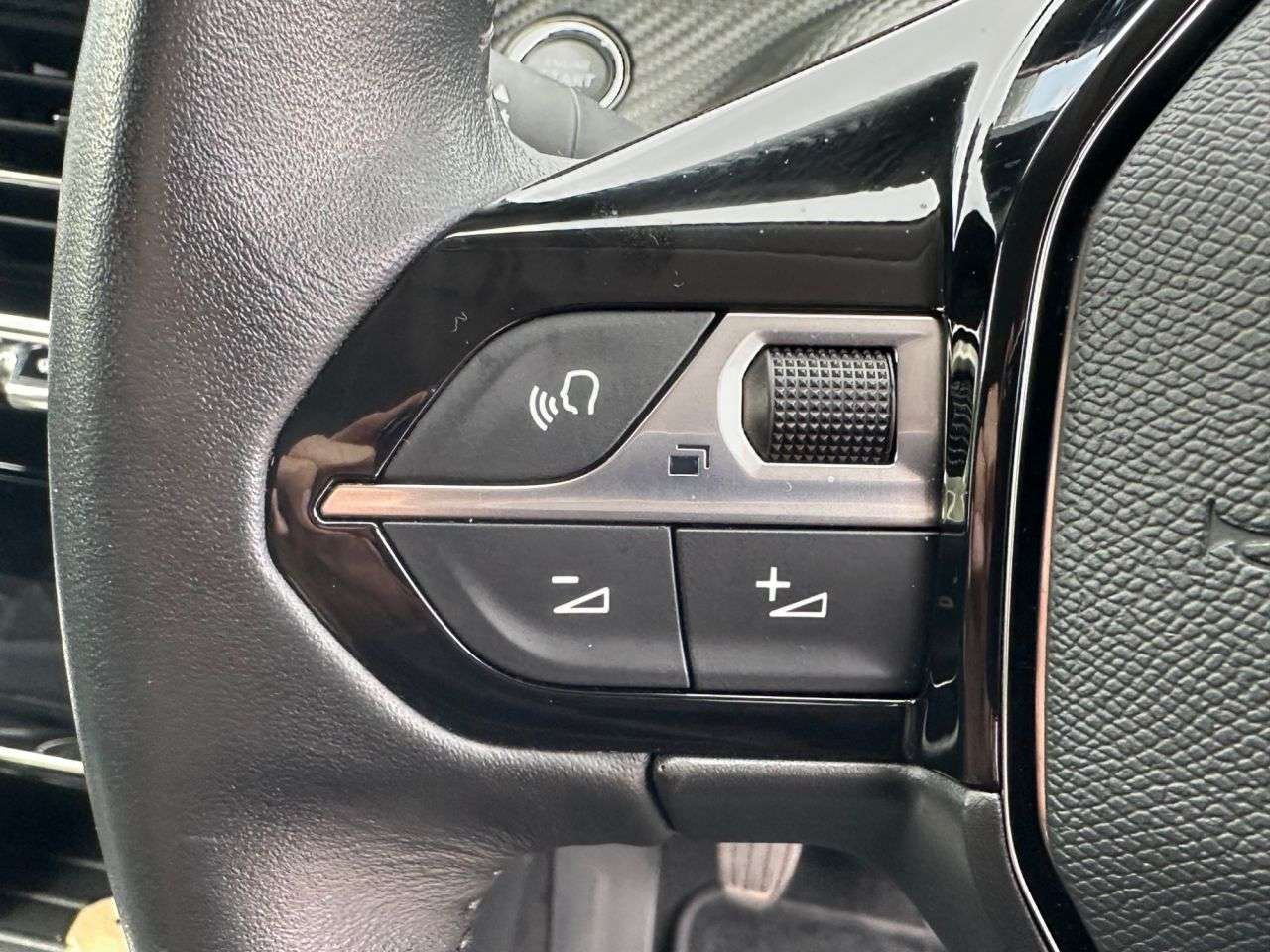 2021 PEUGEOT 2008 2021 PEUGEOT 2008