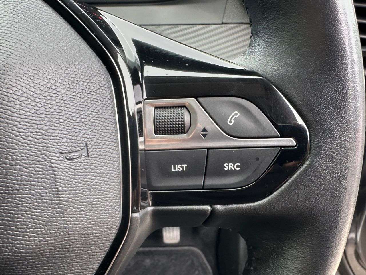 2021 PEUGEOT 2008 2021 PEUGEOT 2008