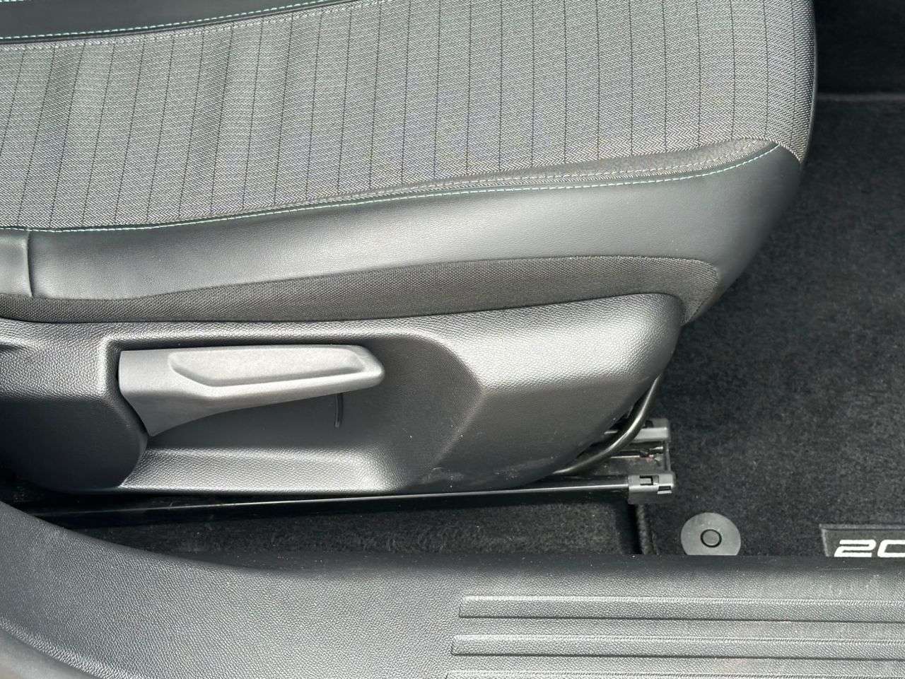 2021 PEUGEOT 2008 2021 PEUGEOT 2008