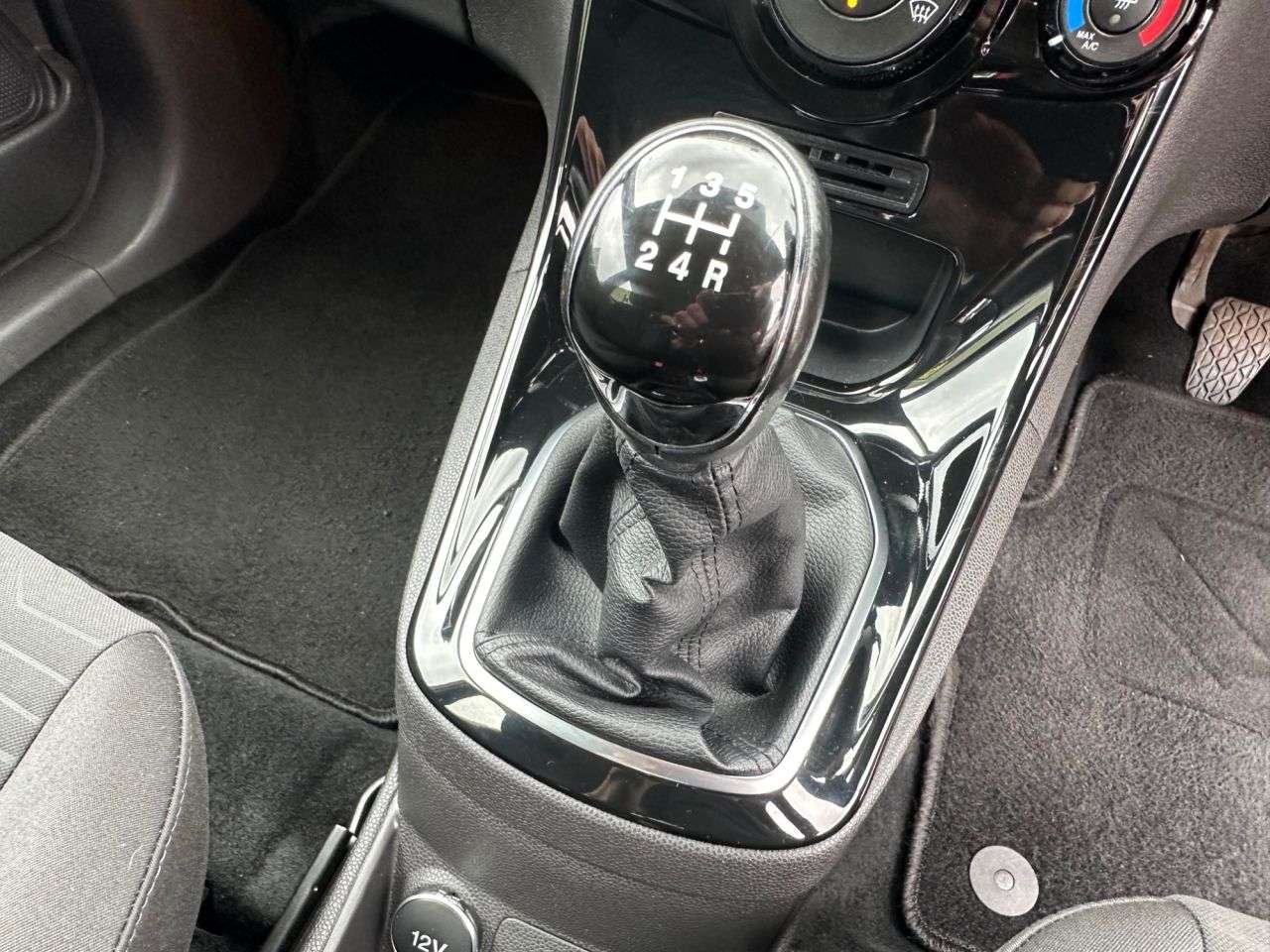 2015 FORD FIESTA 2015 FORD FIESTA