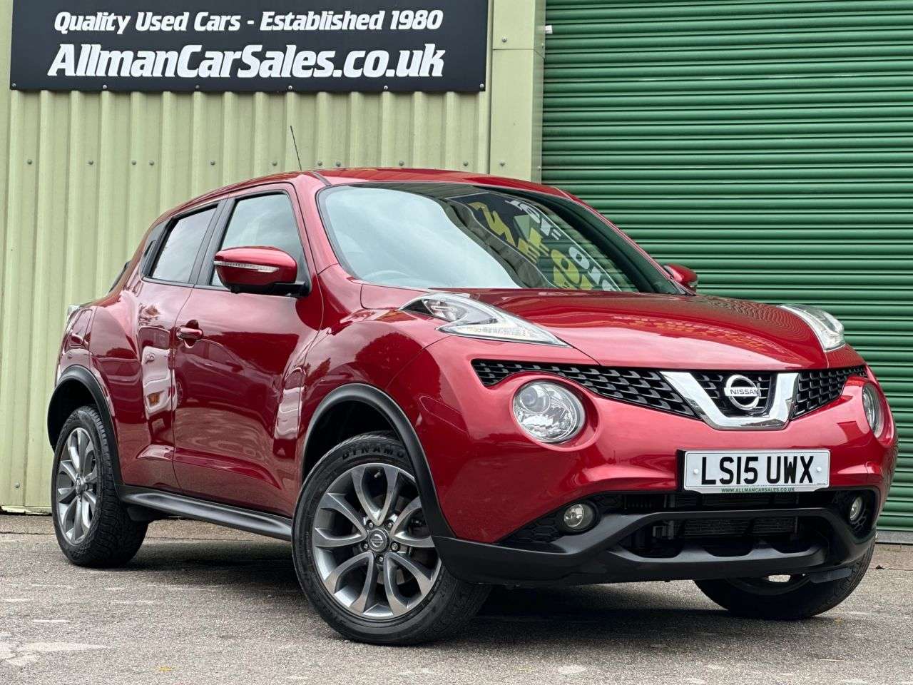 A 2015 NISSAN JUKE 1.5 dCi 8v Tekna SUV 5dr Diesel Manual Euro 5 (s/s) (110 ps) A 2015 NISSAN JUKE 1.5 dCi 8v Tekna SUV 5dr Diesel Manual Euro 5 (s/s) (110 ps)