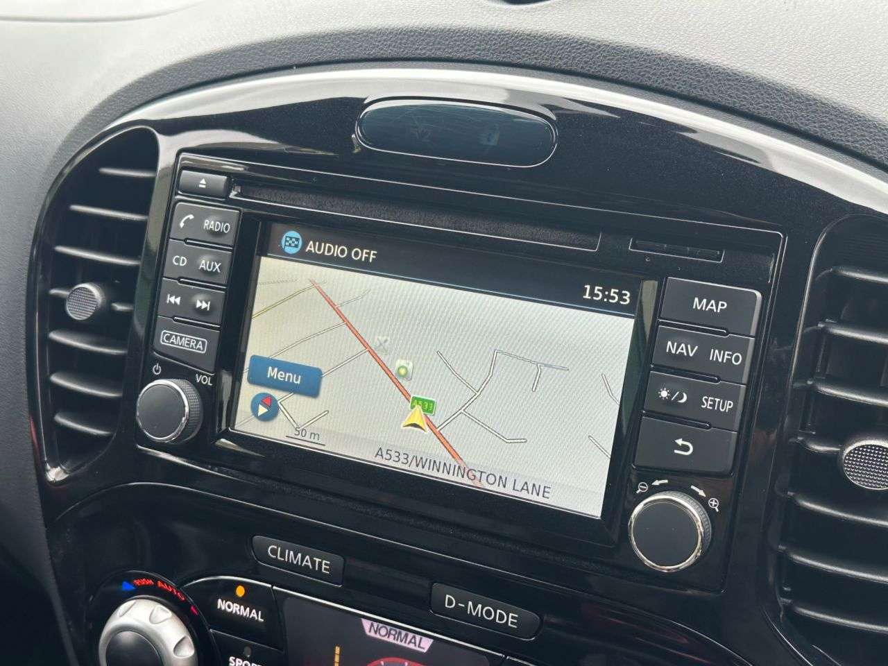 A 2015 NISSAN JUKE 1.5 dCi 8v Tekna SUV 5dr Diesel Manual Euro 5 (s/s) (110 ps) A 2015 NISSAN JUKE 1.5 dCi 8v Tekna SUV 5dr Diesel Manual Euro 5 (s/s) (110 ps)