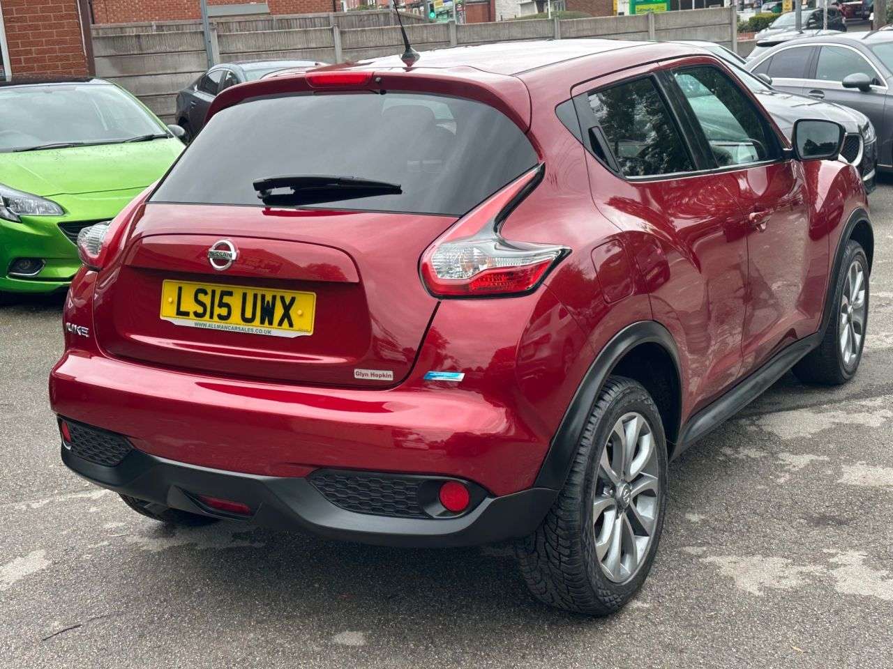 A 2015 NISSAN JUKE 1.5 dCi 8v Tekna SUV 5dr Diesel Manual Euro 5 (s/s) (110 ps) A 2015 NISSAN JUKE 1.5 dCi 8v Tekna SUV 5dr Diesel Manual Euro 5 (s/s) (110 ps)