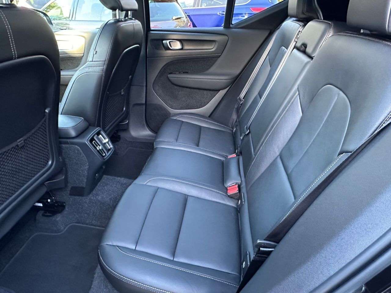2020 VOLVO XC40 2020 VOLVO XC40