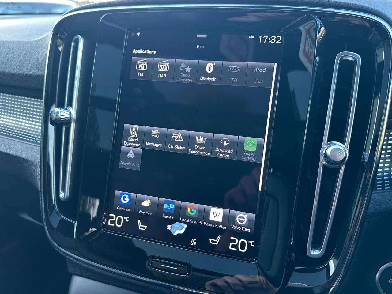 2020 VOLVO XC40 2020 VOLVO XC40