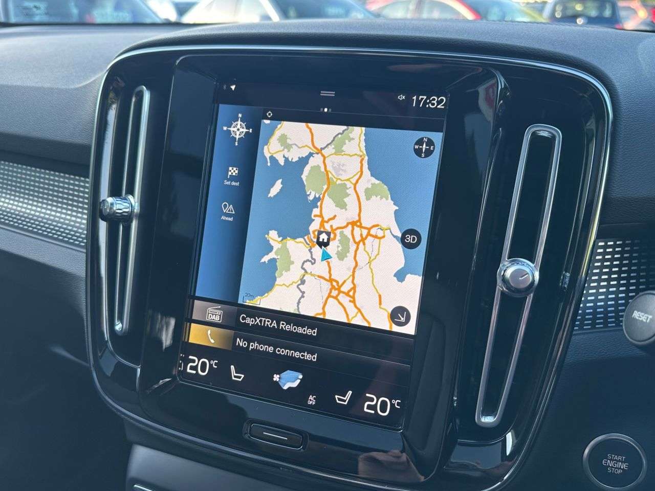 2020 VOLVO XC40 2020 VOLVO XC40