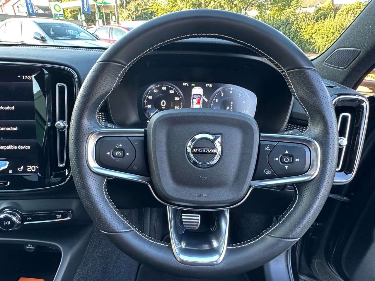 2020 VOLVO XC40 2020 VOLVO XC40