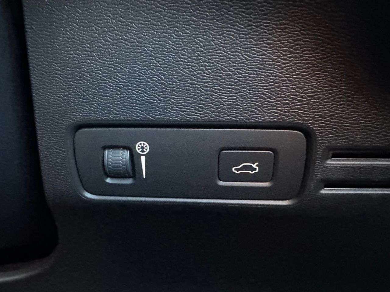 2020 VOLVO XC40 2020 VOLVO XC40