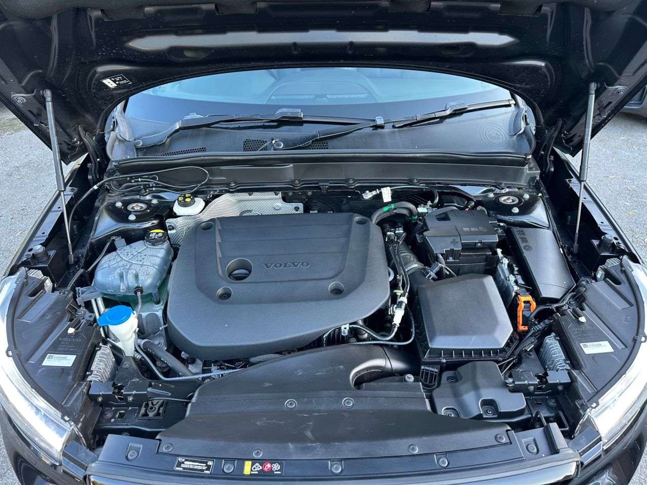 2020 VOLVO XC40 2020 VOLVO XC40
