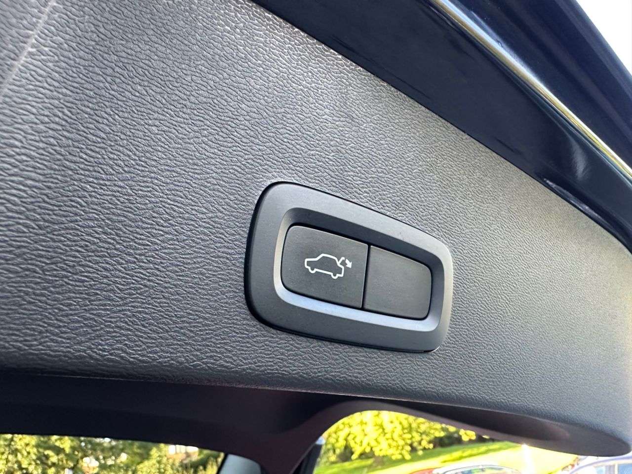 2020 VOLVO XC40 2020 VOLVO XC40