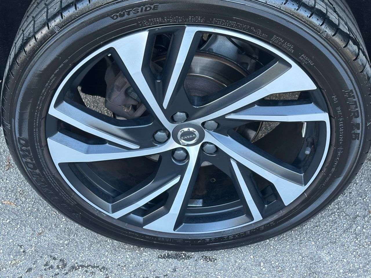 2020 VOLVO XC40 2020 VOLVO XC40