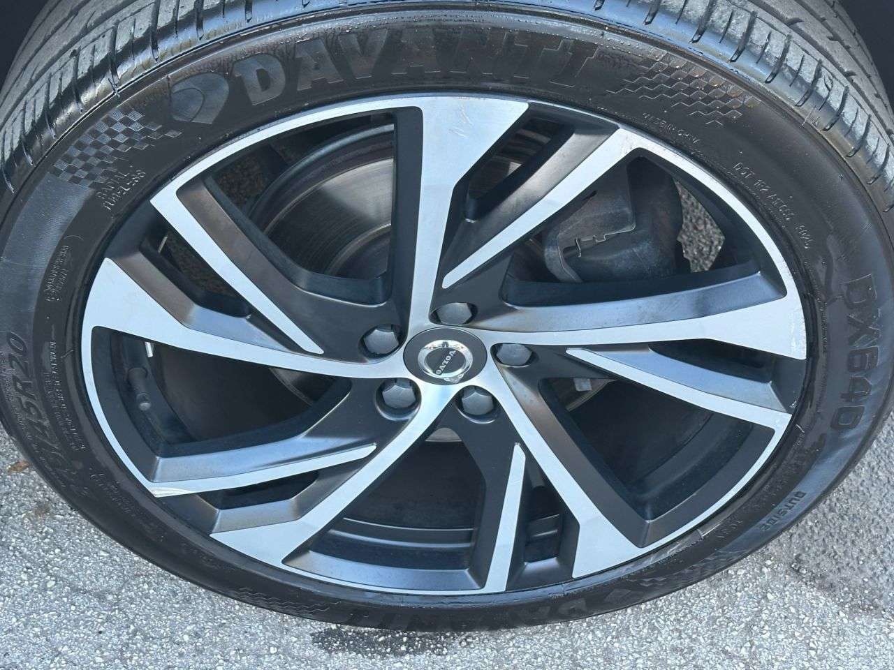 2020 VOLVO XC40 2020 VOLVO XC40