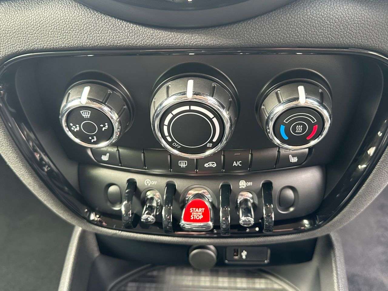 2018 MINI CLUBMAN 2018 MINI CLUBMAN