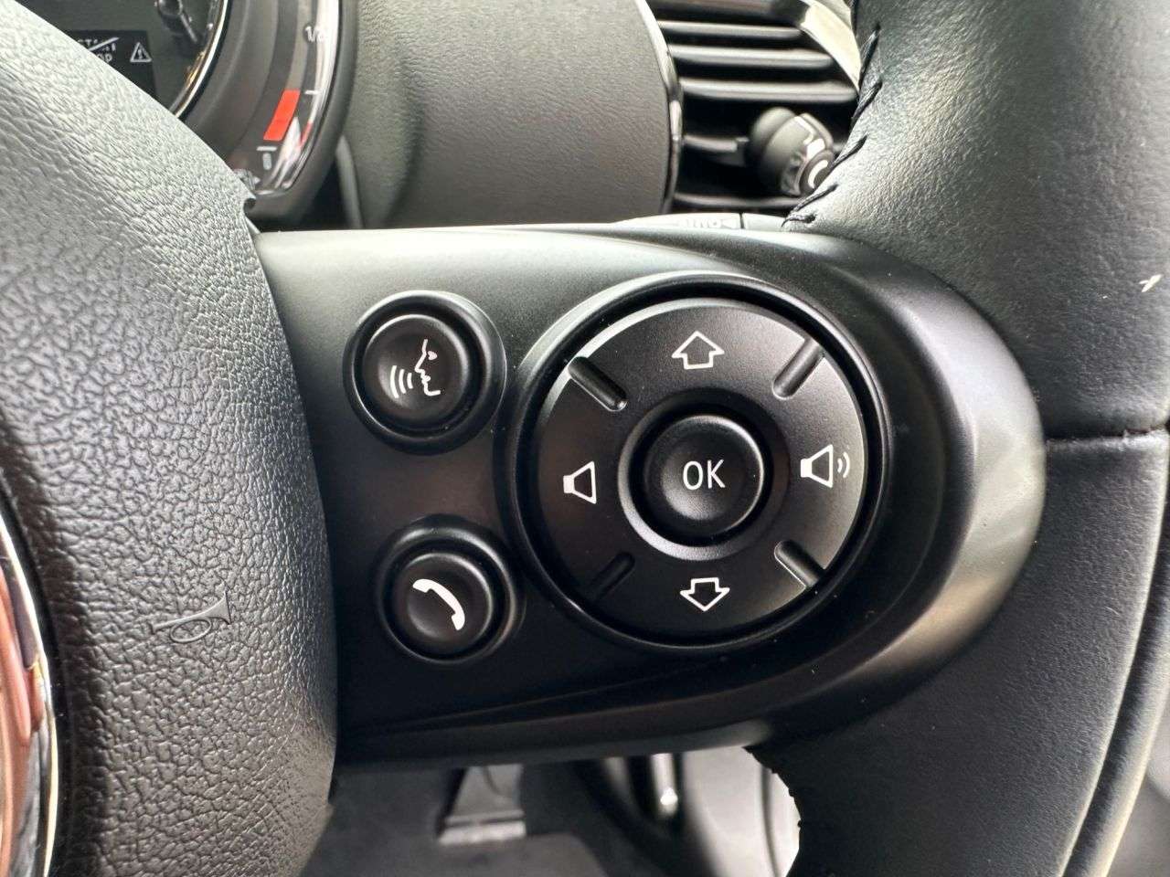 2018 MINI CLUBMAN 2018 MINI CLUBMAN