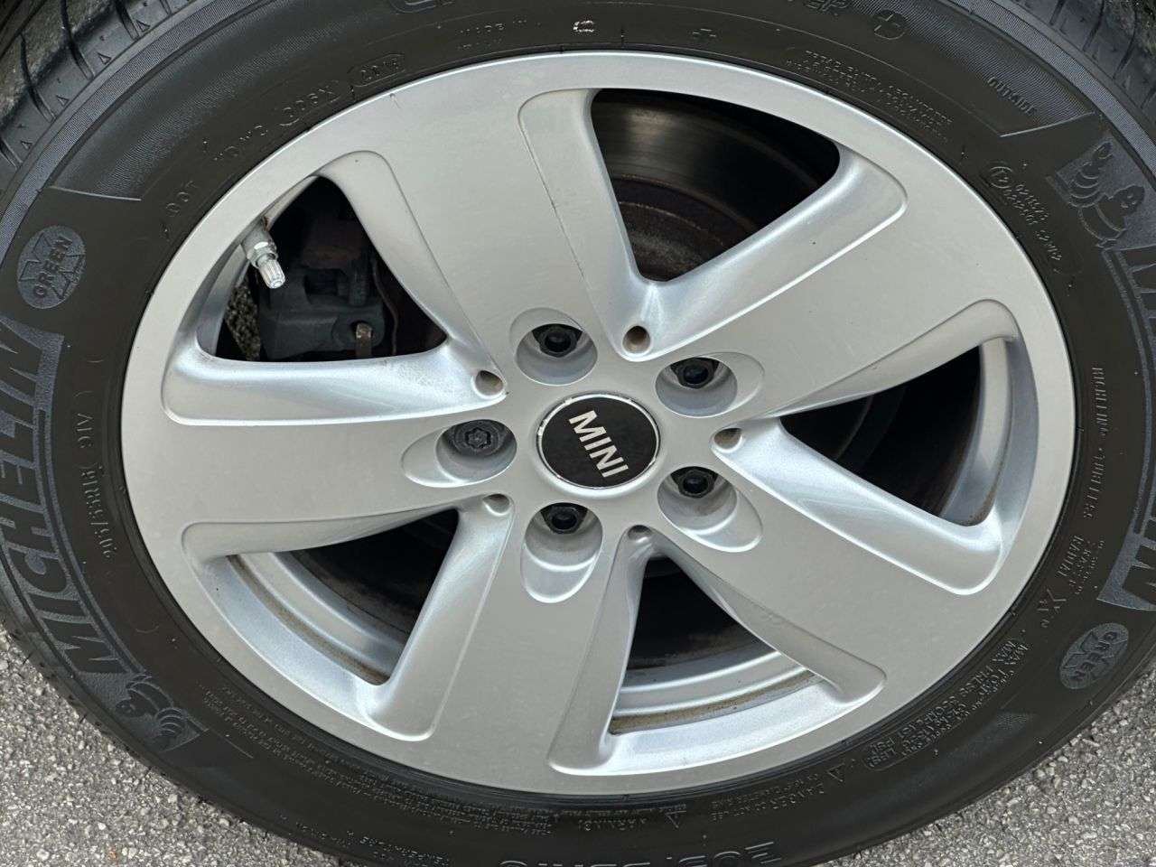 2018 MINI CLUBMAN 2018 MINI CLUBMAN