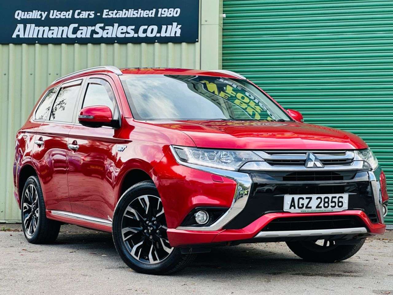 A 2015 MITSUBISHI OUTLANDER 2.0h 12kWh GX4h SUV 5dr Petrol Plug-in Hybrid CVT 4WD Euro 6 (s/s) (200 ps) A 2015 MITSUBISHI OUTLANDER 2.0h 12kWh GX4h SUV 5dr Petrol Plug-in Hybrid CVT 4WD Euro 6 (s/s) (200 ps)