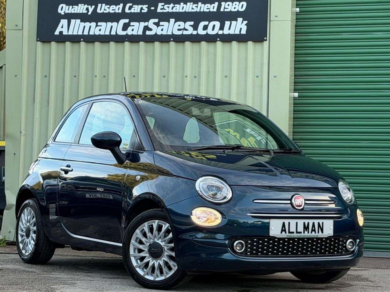 A 2020 FIAT 500 1.0 MHEV Lounge Hatchback 3dr Petrol Manual Euro 6 (s/s) (70 bhp) A 2020 FIAT 500 1.0 MHEV Lounge Hatchback 3dr Petrol Manual Euro 6 (s/s) (70 bhp)