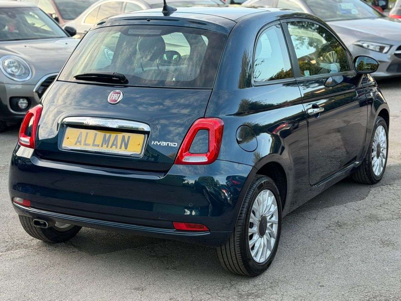 A 2020 FIAT 500 1.0 MHEV Lounge Hatchback 3dr Petrol Manual Euro 6 (s/s) (70 bhp) A 2020 FIAT 500 1.0 MHEV Lounge Hatchback 3dr Petrol Manual Euro 6 (s/s) (70 bhp)
