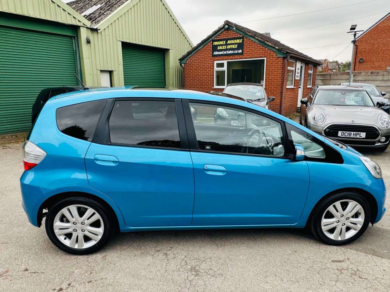 A 2011 HONDA JAZZ 1.4 i-VTEC EX Hatchback 5dr Petrol Manual Euro 5 (99 ps) A 2011 HONDA JAZZ 1.4 i-VTEC EX Hatchback 5dr Petrol Manual Euro 5 (99 ps)