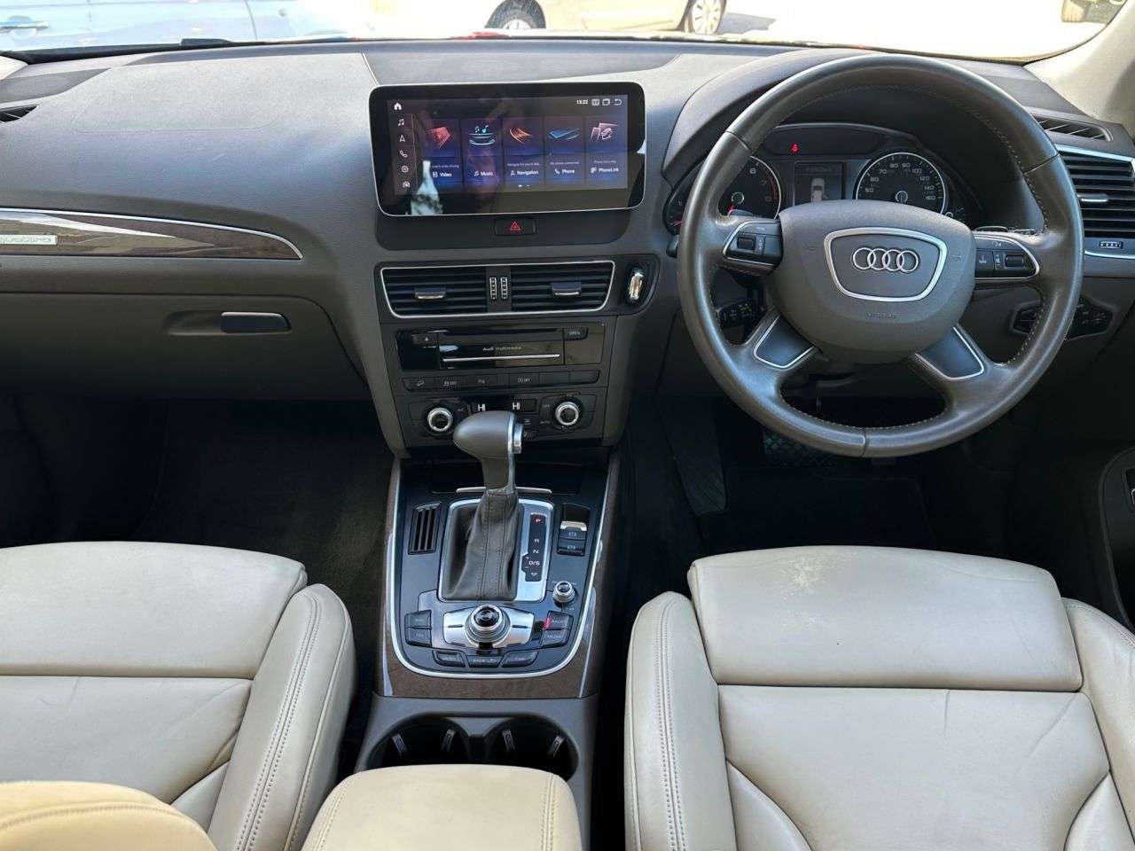 A 2016 AUDI Q5 2.0 TFSI SE SUV 5dr Petrol Tiptronic quattro Euro 6 (s/s) (230 ps) A 2016 AUDI Q5 2.0 TFSI SE SUV 5dr Petrol Tiptronic quattro Euro 6 (s/s) (230 ps)