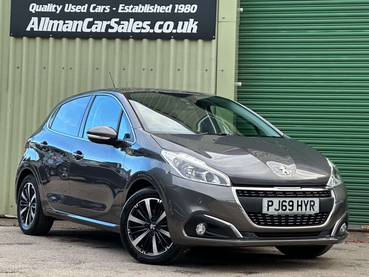 A 2019 PEUGEOT 208 1.2 PureTech Tech Edition Hatchback 5dr Petrol Manual Euro 6 (s/s) (82 ps) A 2019 PEUGEOT 208 1.2 PureTech Tech Edition Hatchback 5dr Petrol Manual Euro 6 (s/s) (82 ps)