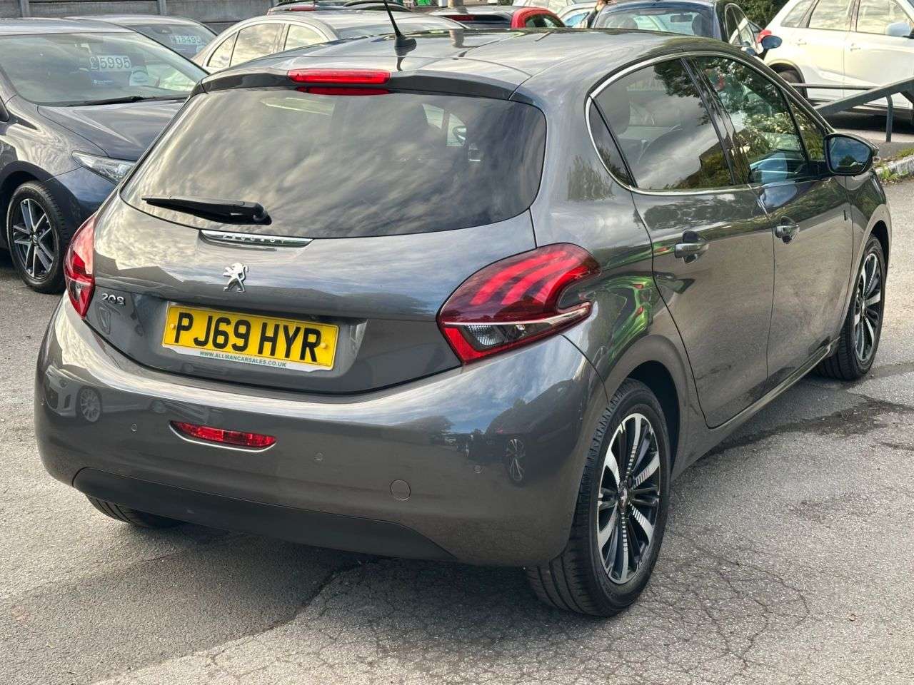A 2019 PEUGEOT 208 1.2 PureTech Tech Edition Hatchback 5dr Petrol Manual Euro 6 (s/s) (82 ps) A 2019 PEUGEOT 208 1.2 PureTech Tech Edition Hatchback 5dr Petrol Manual Euro 6 (s/s) (82 ps)