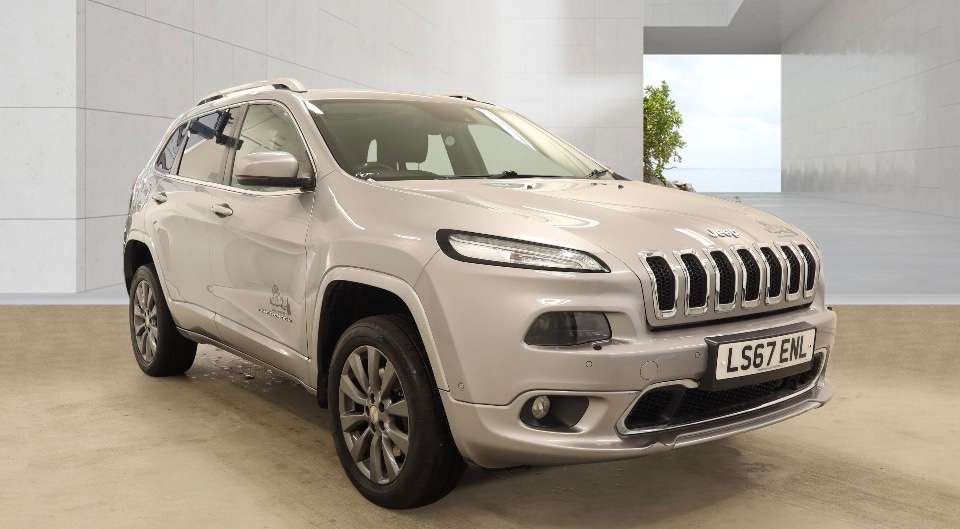 A 2017 JEEP CHEROKEE 2.2 MultiJetII Overland SUV 5dr Diesel Auto 4WD Euro 6 (s/s) (200 ps) A 2017 JEEP CHEROKEE 2.2 MultiJetII Overland SUV 5dr Diesel Auto 4WD Euro 6 (s/s) (200 ps)