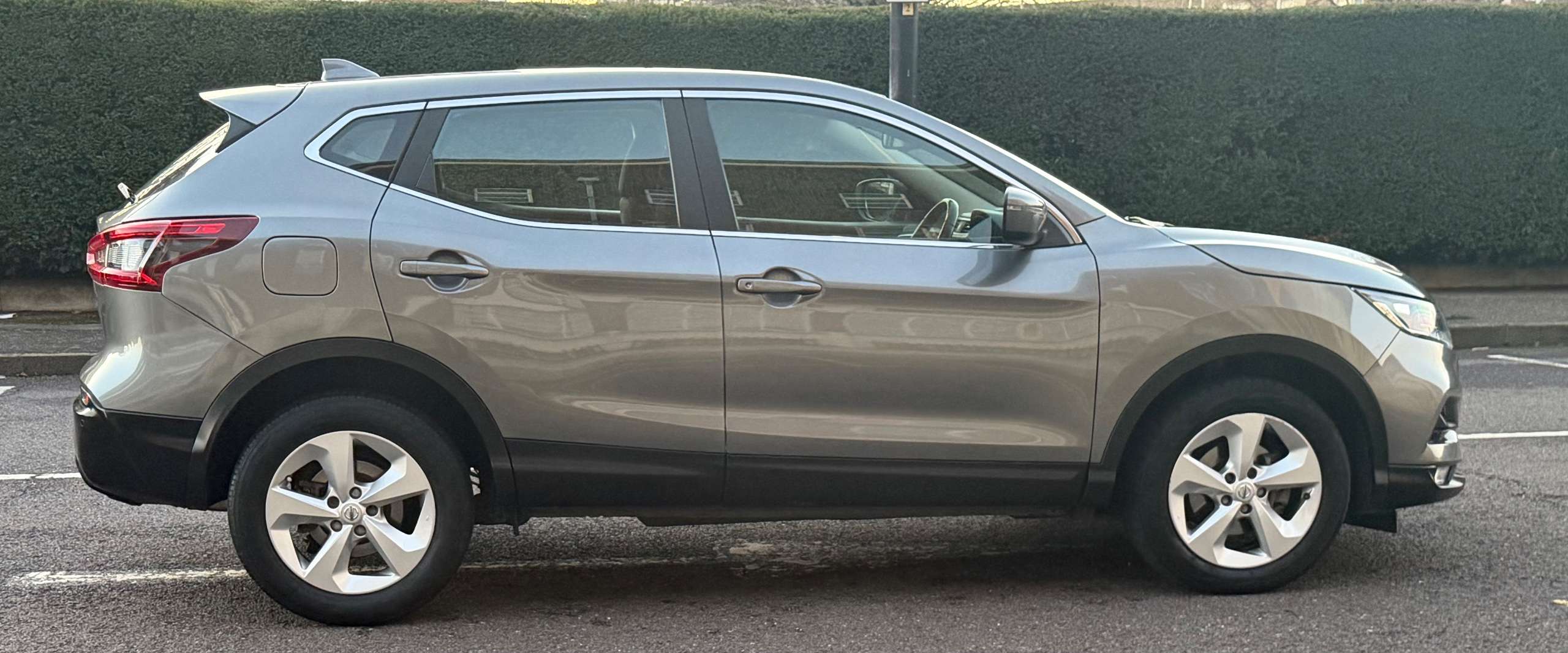 A 2019 NISSAN QASHQAI 1.3 DIG-T Acenta Premium SUV 5dr Petrol DCT Auto Euro 6 (s/s) (160 ps) A 2019 NISSAN QASHQAI 1.3 DIG-T Acenta Premium SUV 5dr Petrol DCT Auto Euro 6 (s/s) (160 ps)
