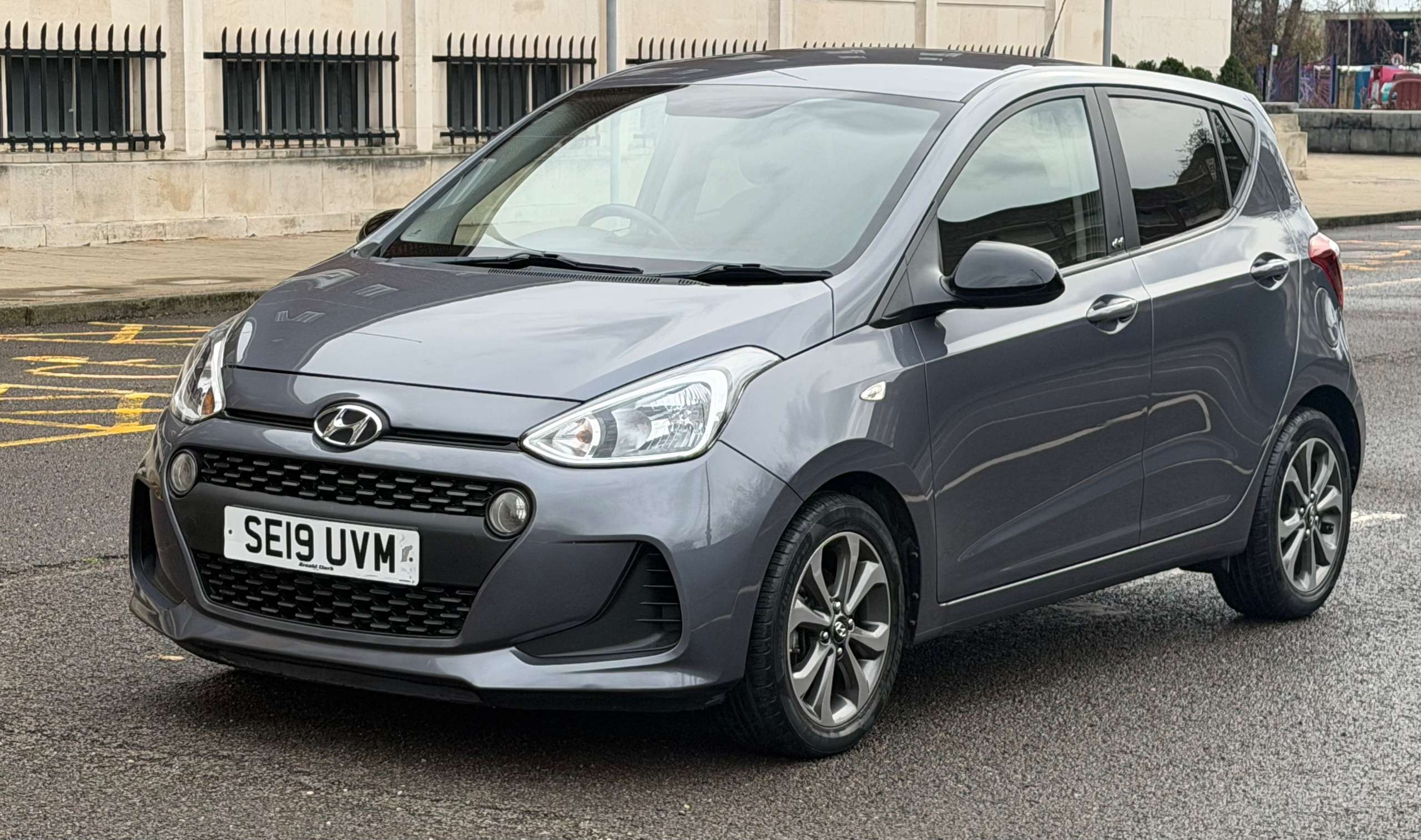 A 2019 HYUNDAI I10 1.0 Play Hatchback 5dr Petrol Manual Euro 6 (67 ps) A 2019 HYUNDAI I10 1.0 Play Hatchback 5dr Petrol Manual Euro 6 (67 ps)