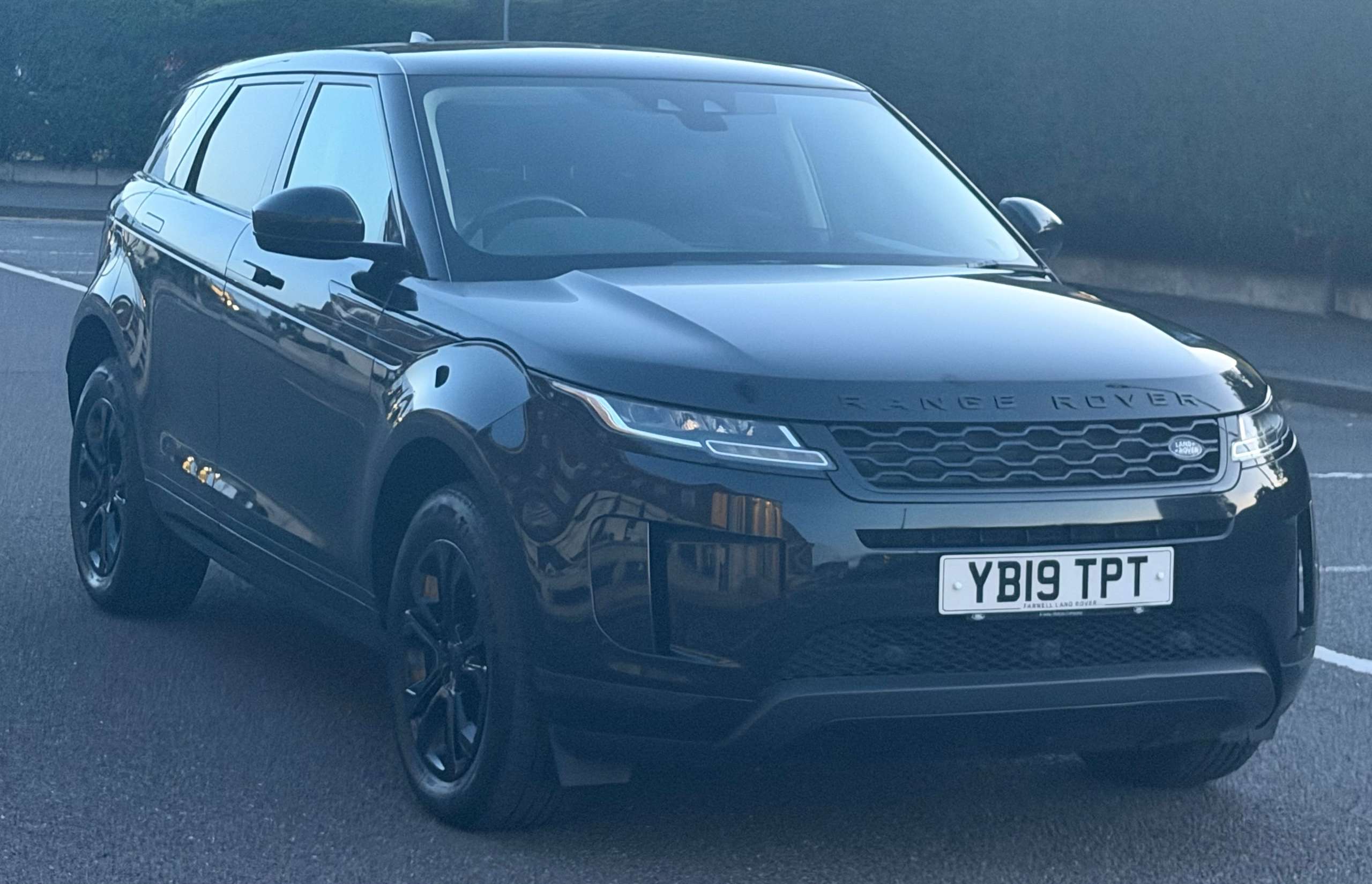 A 2019 LAND ROVER RANGE ROVER EVOQUE 2.0 D150 S SUV 5dr Diesel Auto 4WD Euro 6 (s/s) (150 ps) A 2019 LAND ROVER RANGE ROVER EVOQUE 2.0 D150 S SUV 5dr Diesel Auto 4WD Euro 6 (s/s) (150 ps)