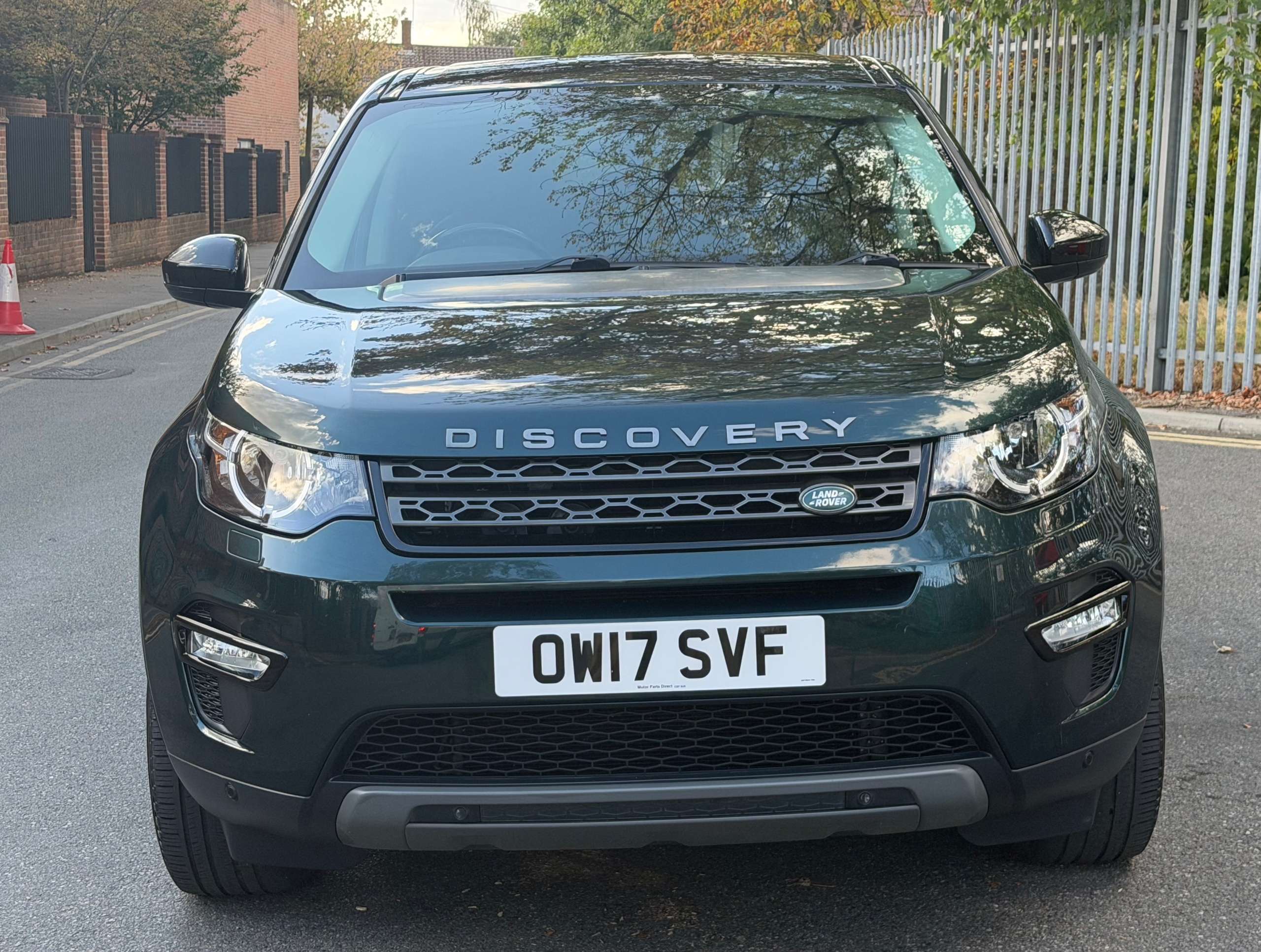 A 2017 LAND ROVER DISCOVERY SPORT 2.0 TD4 SE Tech SUV 5dr Diesel Auto 4WD Euro 6 (s/s) (180 ps) A 2017 LAND ROVER DISCOVERY SPORT 2.0 TD4 SE Tech SUV 5dr Diesel Auto 4WD Euro 6 (s/s) (180 ps)