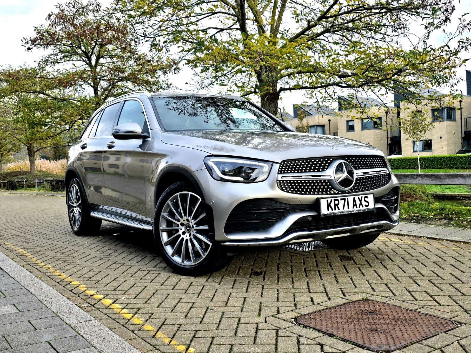 A 2021 MERCEDES-BENZ GLC 2.0 GLC220d AMG Line (Premium) SUV 5dr Diesel G-Tronic+ 4MATIC Euro 6 (s/s) (194 ps) A 2021 MERCEDES-BENZ GLC 2.0 GLC220d AMG Line (Premium) SUV 5dr Diesel G-Tronic+ 4MATIC Euro 6 (s/s) (194 ps)