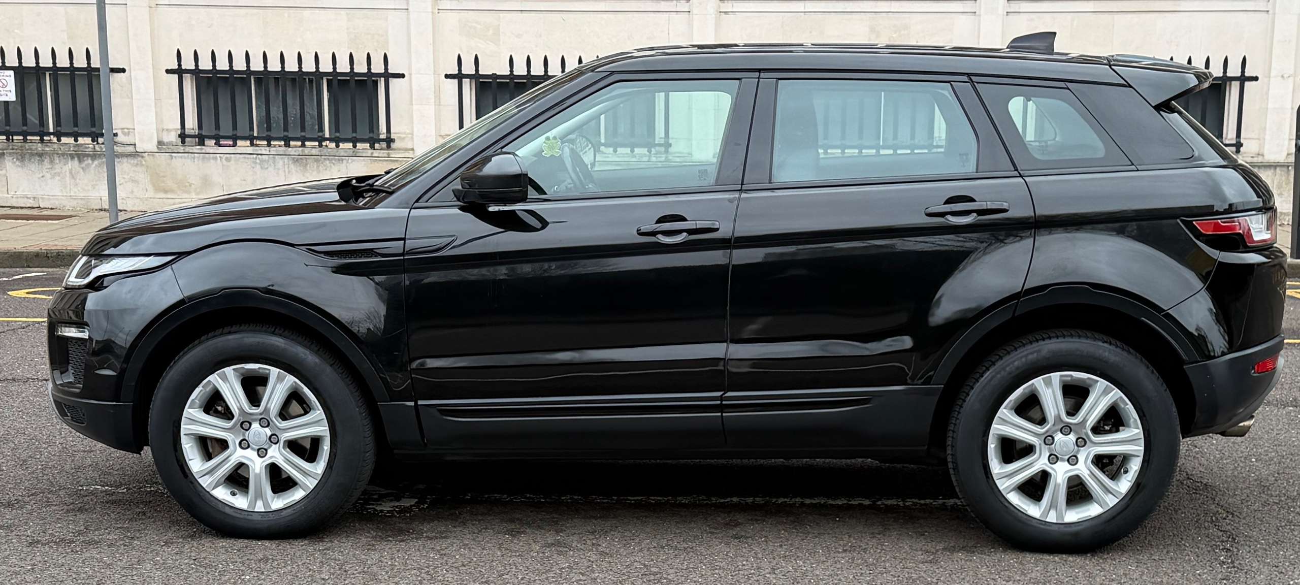 2017 LAND ROVER RANGE ROVER EVOQUE 2017 LAND ROVER RANGE ROVER EVOQUE