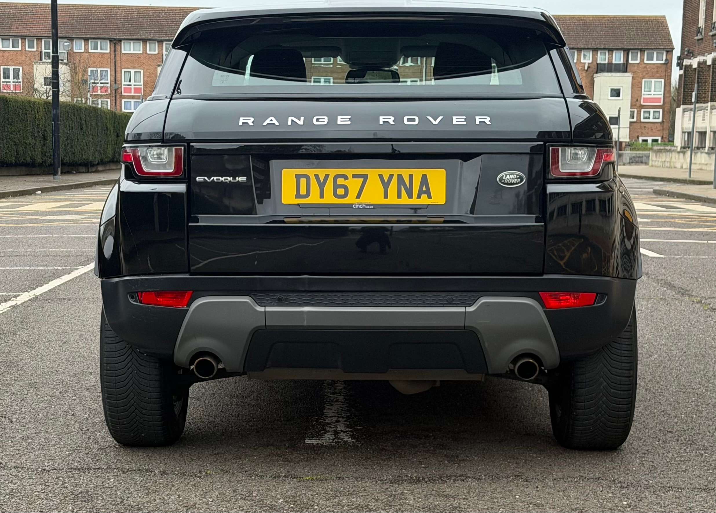 A 2017 LAND ROVER RANGE ROVER EVOQUE 2.0 TD4 SE Tech SUV 5dr Diesel Auto 4WD Euro 6 (s/s) (180 ps) A 2017 LAND ROVER RANGE ROVER EVOQUE 2.0 TD4 SE Tech SUV 5dr Diesel Auto 4WD Euro 6 (s/s) (180 ps)
