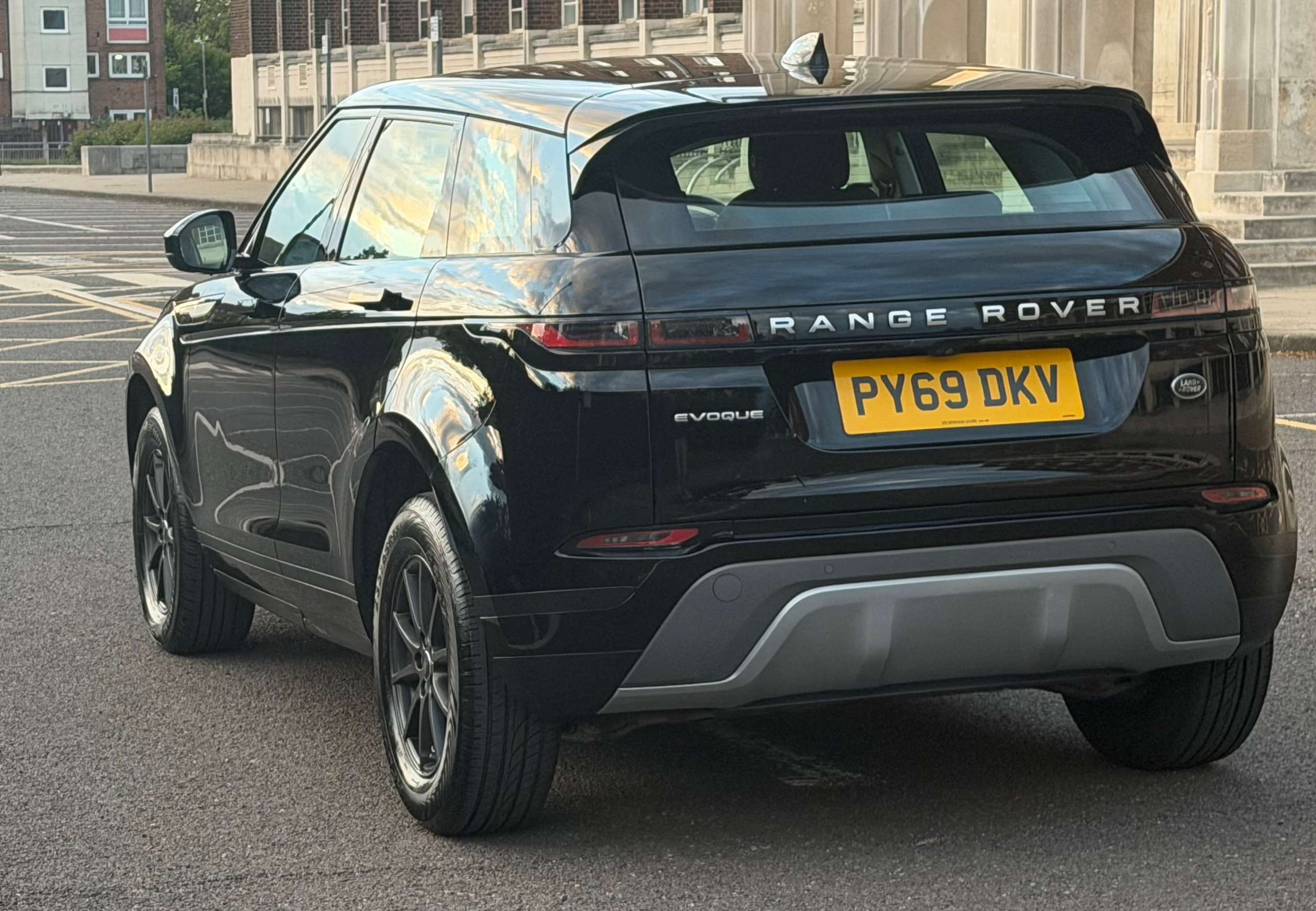2019 LAND ROVER RANGE ROVER EVOQUE 2019 LAND ROVER RANGE ROVER EVOQUE