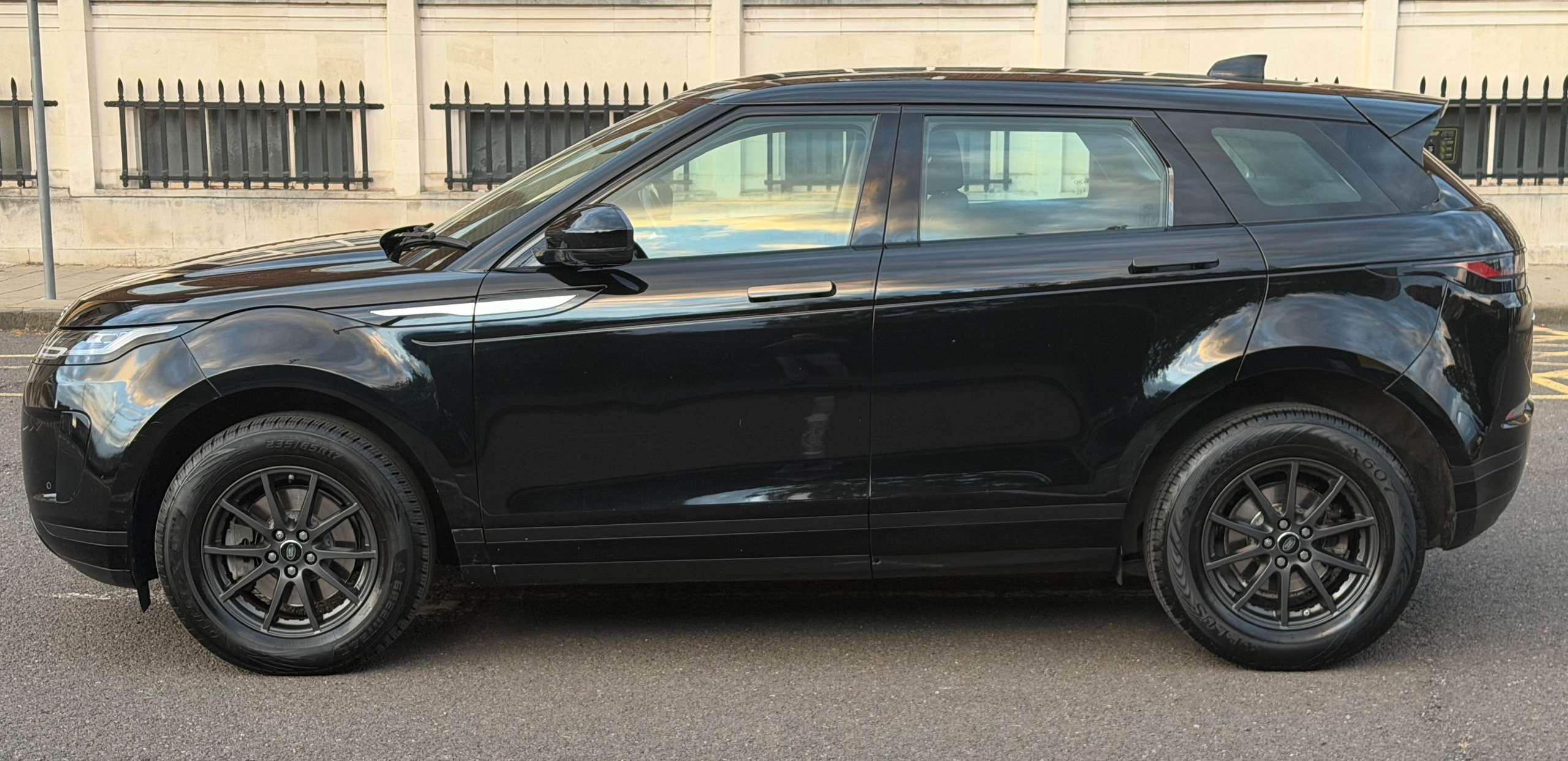 2019 LAND ROVER RANGE ROVER EVOQUE 2019 LAND ROVER RANGE ROVER EVOQUE