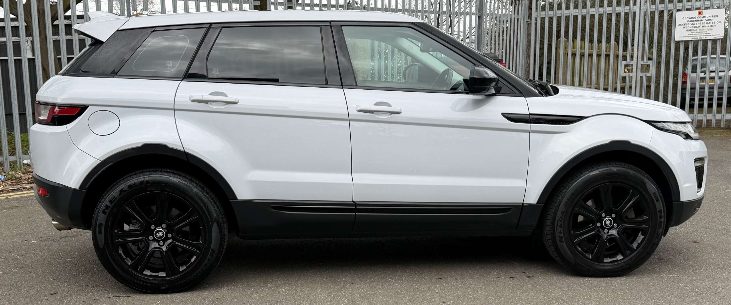 2017 LAND ROVER RANGE ROVER EVOQUE 2017 LAND ROVER RANGE ROVER EVOQUE