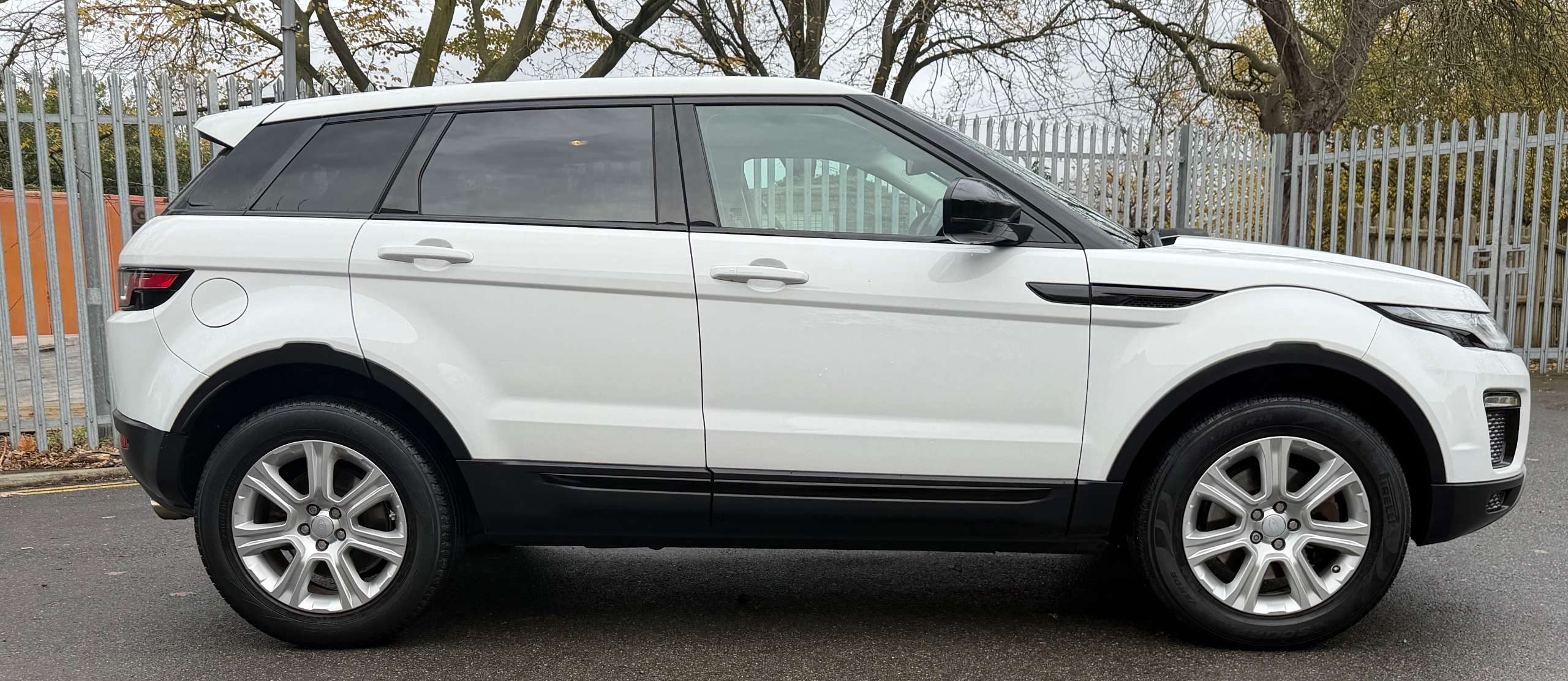 2017 LAND ROVER RANGE ROVER EVOQUE 2017 LAND ROVER RANGE ROVER EVOQUE