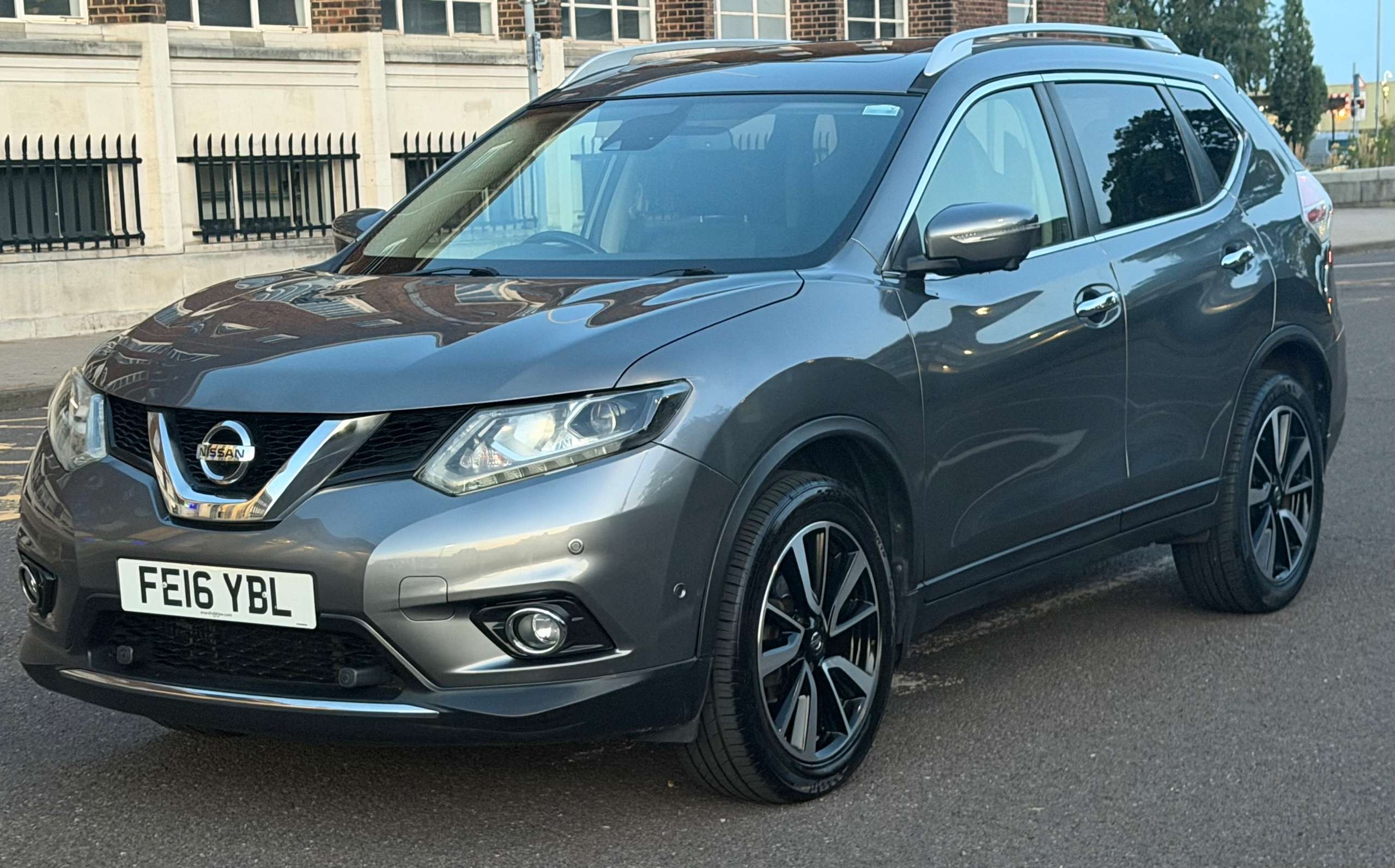 A 2016 NISSAN X-TRAIL 1.6 dCi Tekna SUV 5dr Diesel XTRON Euro 6 (s/s) (130 ps) A 2016 NISSAN X-TRAIL 1.6 dCi Tekna SUV 5dr Diesel XTRON Euro 6 (s/s) (130 ps)