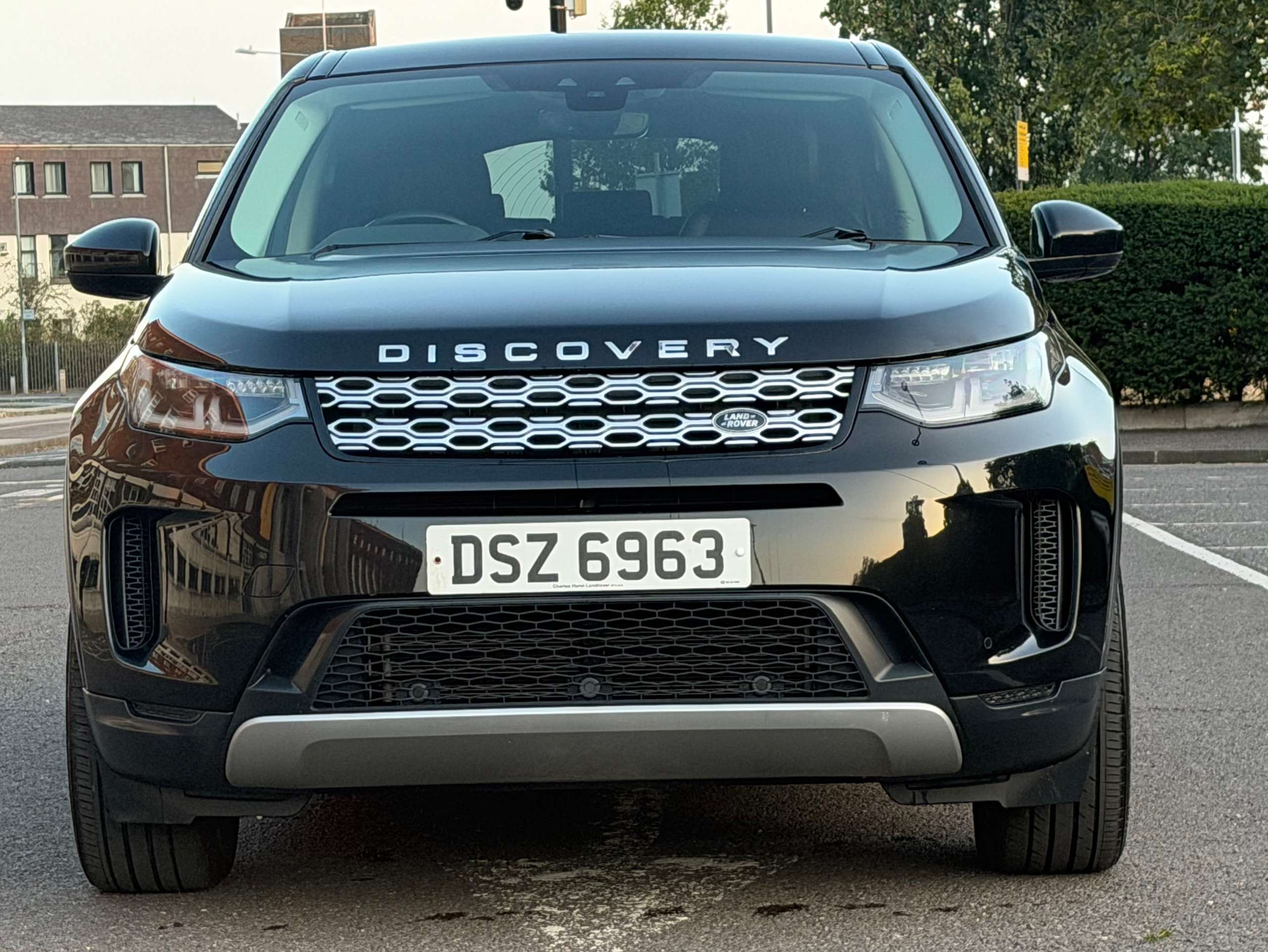 A 2019 LAND ROVER DISCOVERY SPORT 2.0 D180 MHEV SE SUV 5dr Diesel Auto 4WD Euro 6 (s/s) (180 ps) A 2019 LAND ROVER DISCOVERY SPORT 2.0 D180 MHEV SE SUV 5dr Diesel Auto 4WD Euro 6 (s/s) (180 ps)