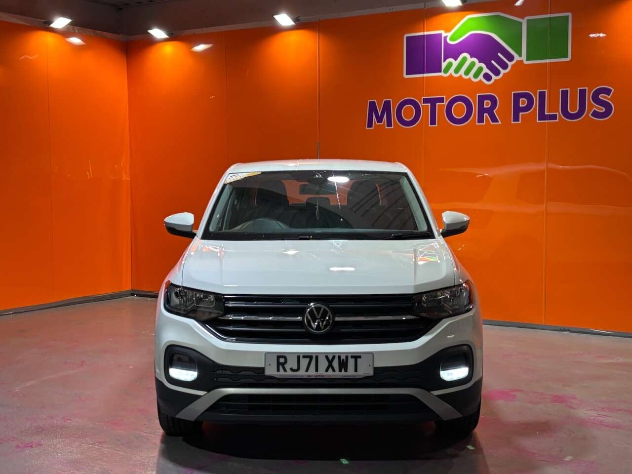 A 2022 VOLKSWAGEN T-CROSS 1.0 S TSI 5d 94 BHP Huge Spec. Black Edition A 2022 VOLKSWAGEN T-CROSS 1.0 S TSI 5d 94 BHP Huge Spec. Black Edition