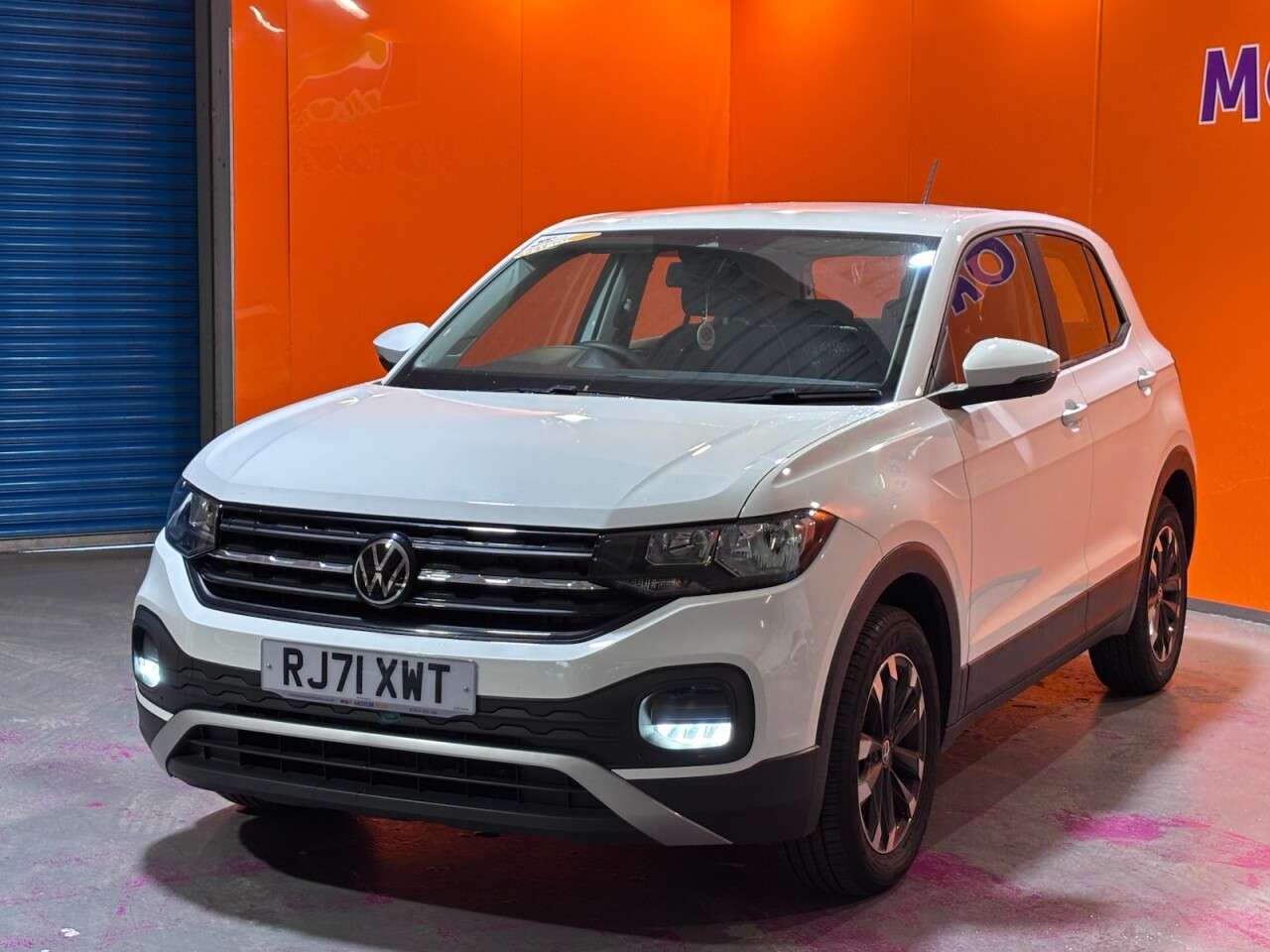 A 2022 VOLKSWAGEN T-CROSS 1.0 S TSI 5d 94 BHP Huge Spec. Black Edition A 2022 VOLKSWAGEN T-CROSS 1.0 S TSI 5d 94 BHP Huge Spec. Black Edition